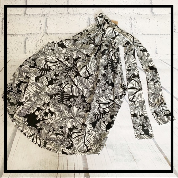 PAPER CRANE Black/White Tie Neck Sleeveless Blouse - Picture 6 of 6